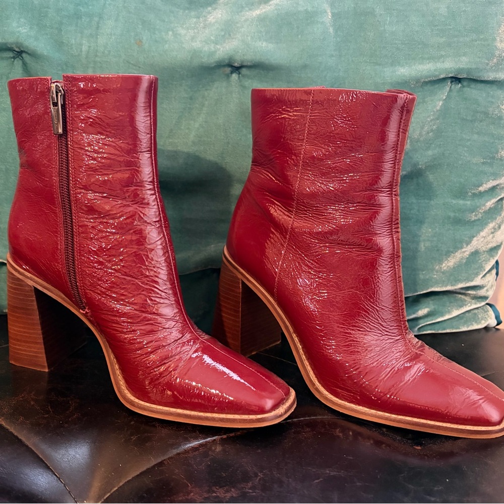Stunning Leather Ankle Boots 🌹